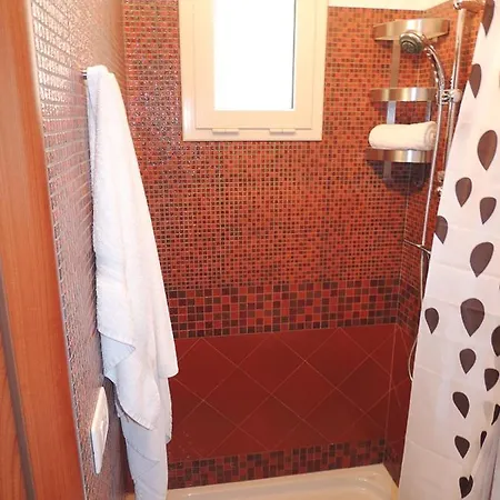 Sleeps 6 With Pool And Air Con וילה Áyios Nikítas